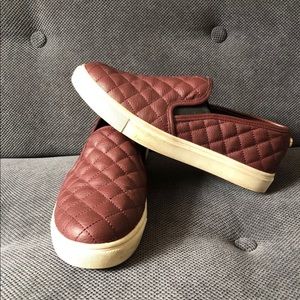 Steve Madden slip ons